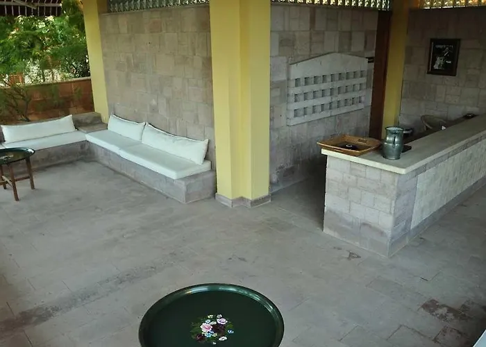 Palm Court Bed and Breakfast 3*