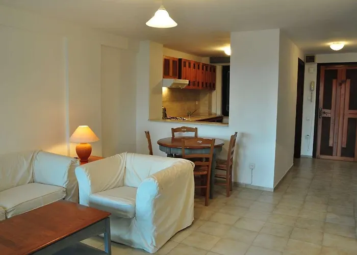 Palm Court Bed and Breakfast 3*