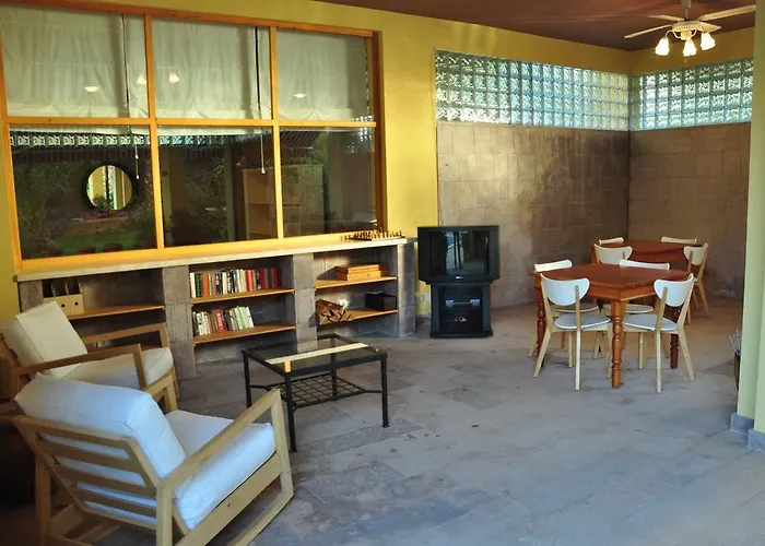 Palm Court Bed and Breakfast 3*