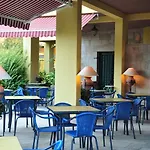 Palm Court 2*
