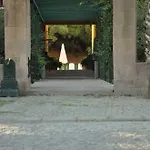 Palm Court Hotel 2*
