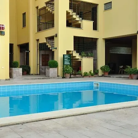 Palm Court Hotel 2*