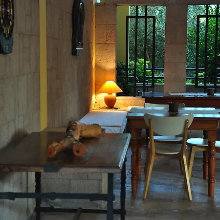 Palm Court Panzió Ayvalı