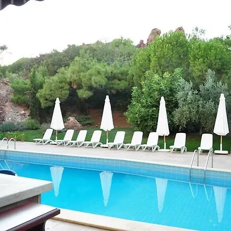 Palm Court Panzió Ayvalı