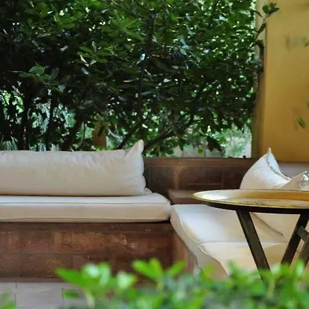 Palm Court 3*
